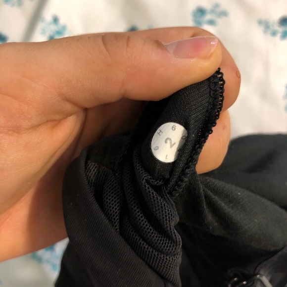 NWT Lululemon both ways bra - Picture 4 of 4